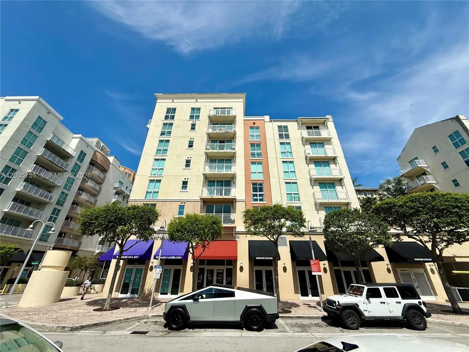 1 bedroom 1 bath Residential for sale at 7275 SW 90th St # C313, Miami FL 33156