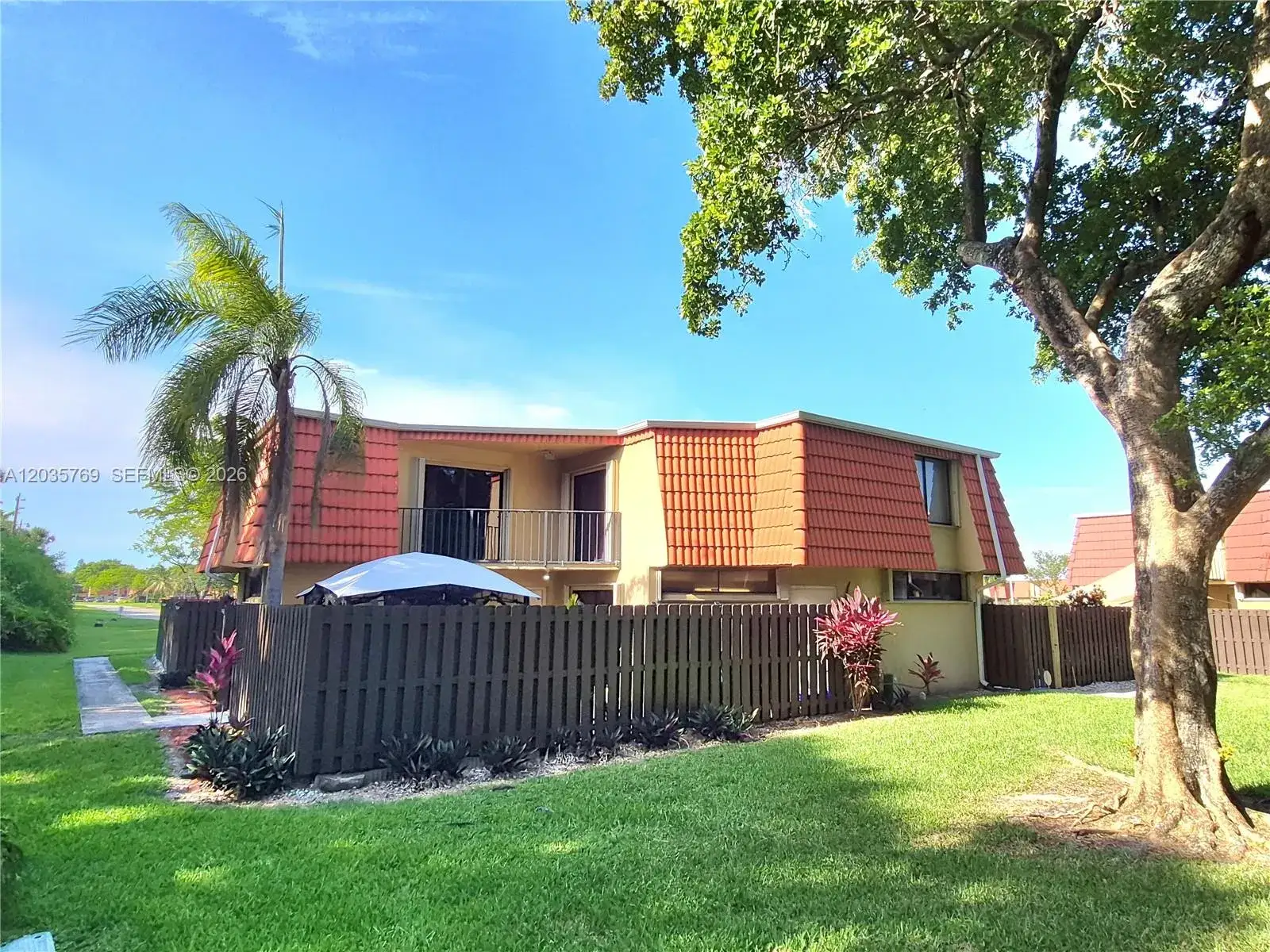 2 bedroom 2 bath Residential Lease for rent at 23106 Oxford Pl # D, Boca Raton FL 33433