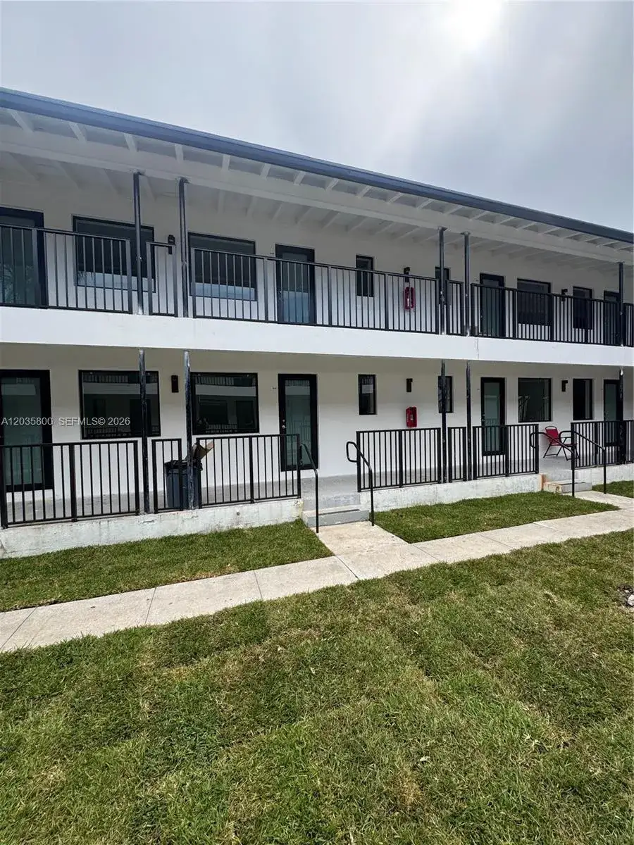 1 bedroom 1 bath Residential Lease for rent at 2030 SW 3rd Ave # 1, Miami FL 33129