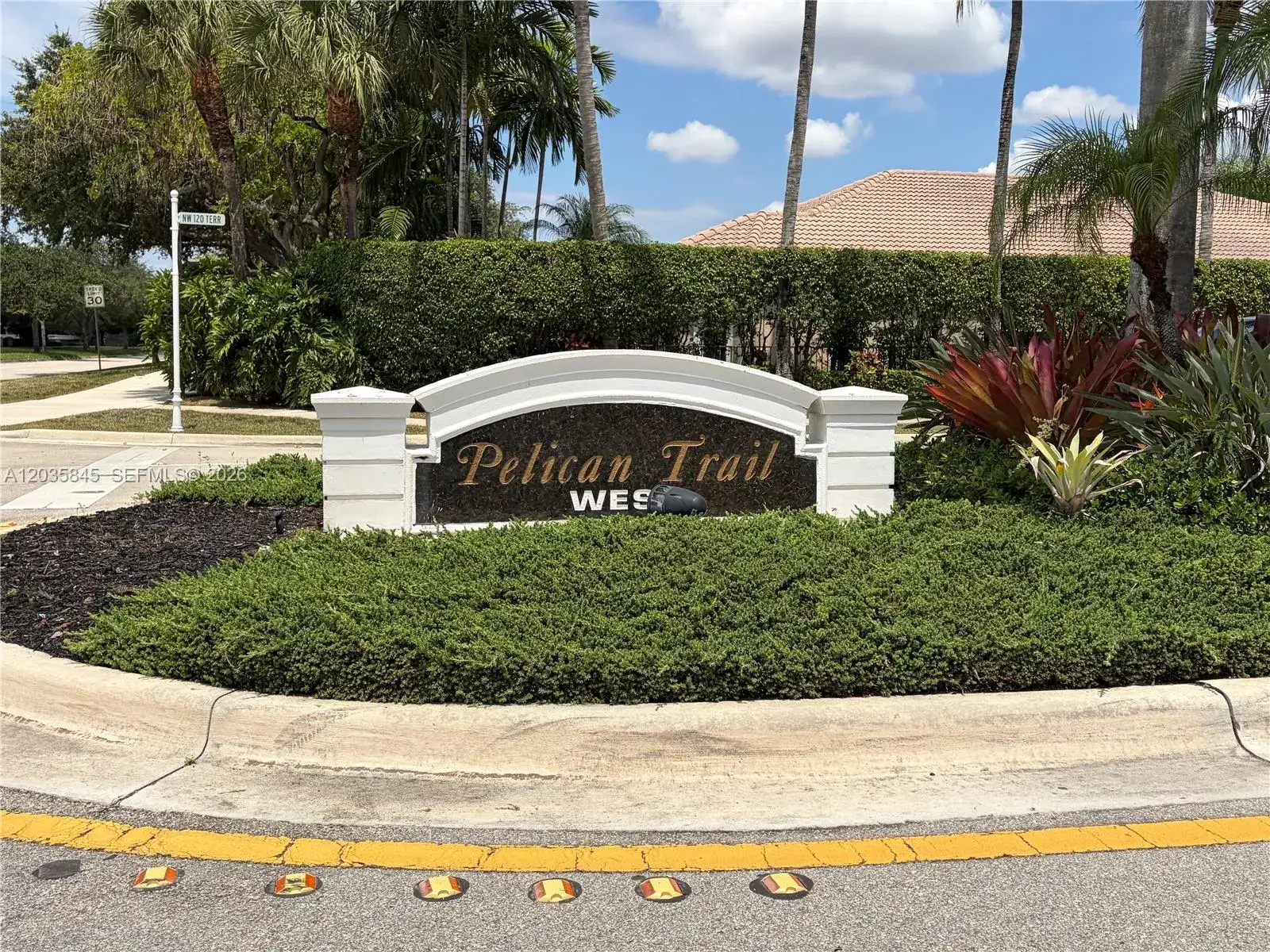 6 bedroom 4 bath Residential for sale at 11927 NW 47th St, Coral Springs FL 33076