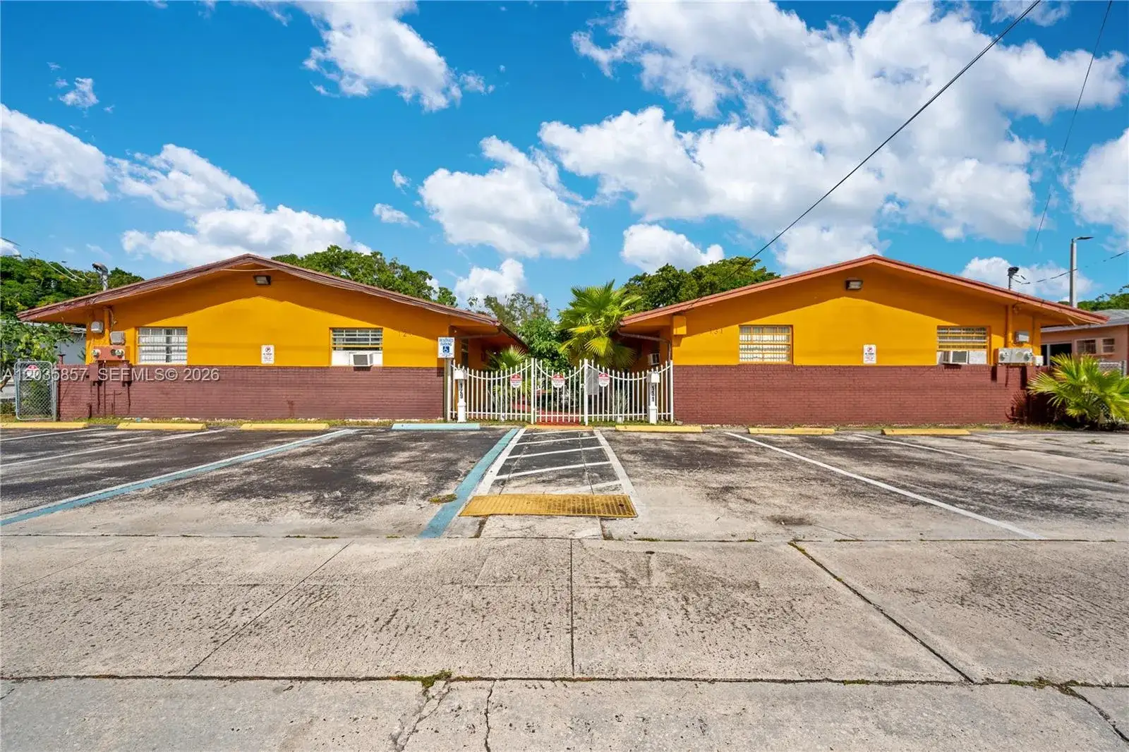 Residential Income for sale at 129-131 SE 5th St, Hallandale Beach FL 33009