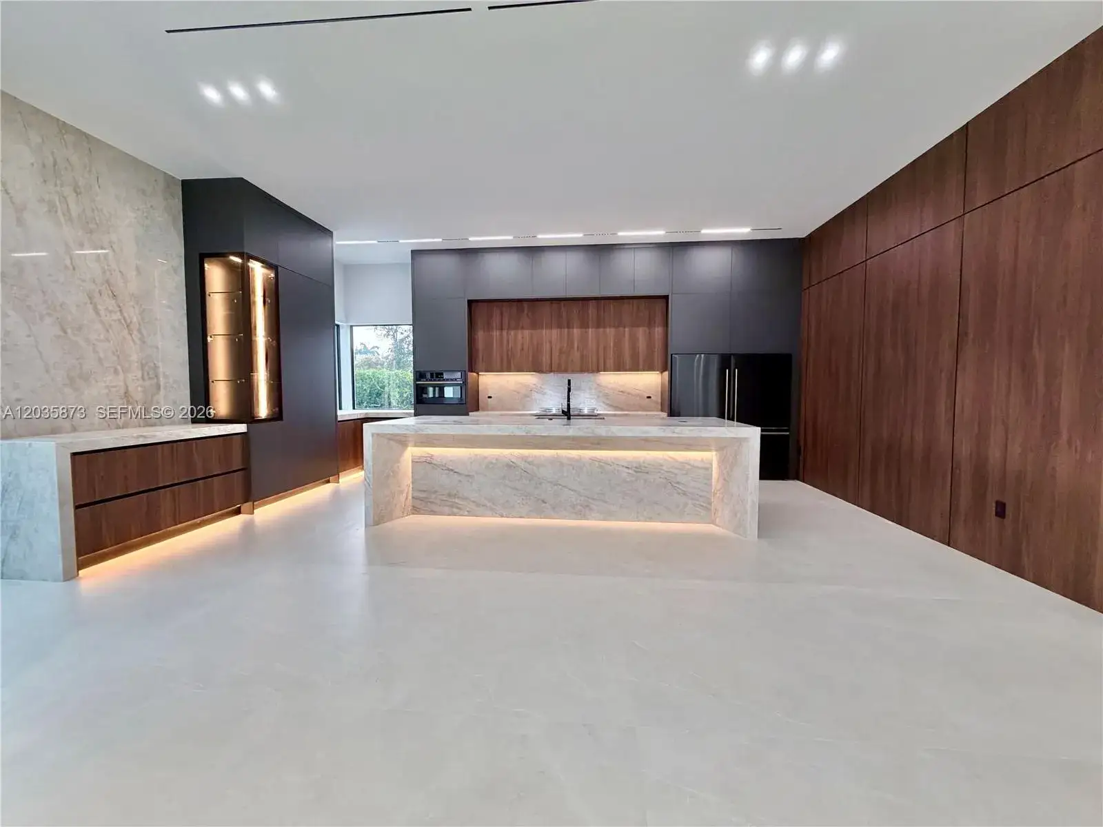 5 bedroom 3 bath Residential Lease for rent at 19880 SW 134th Ave, Miami FL 33177
