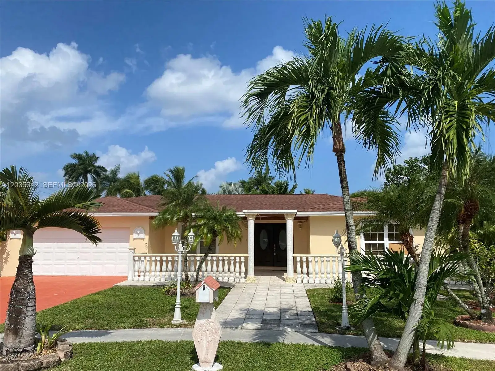 5 bedroom 3 bath Residential Lease for rent at 490 Bonaventure Blvd, Weston FL 33326