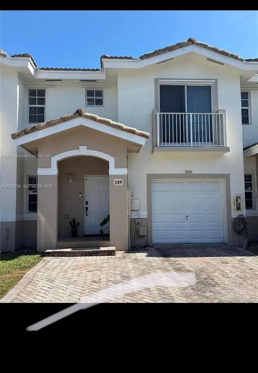 3 bedroom 2 bath Residential for sale at 13982 SW 260th St # 104, Homestead FL 33032