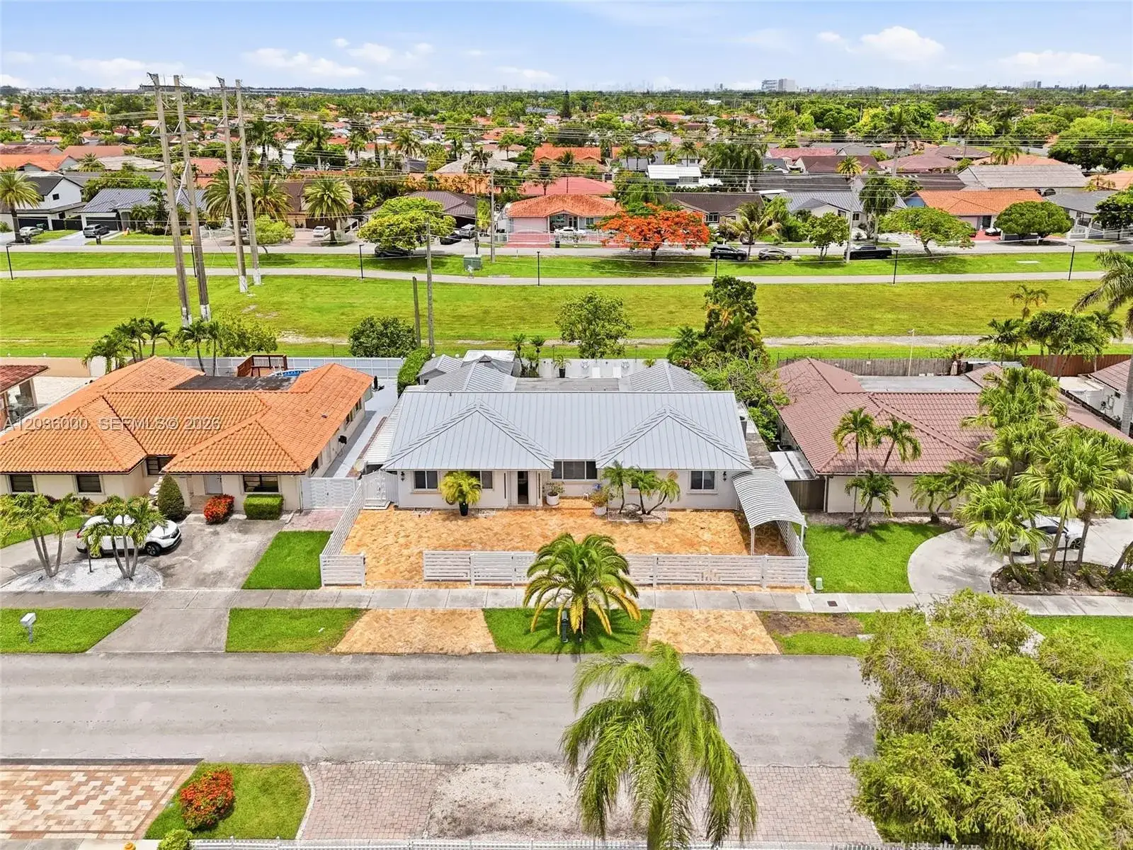 4 bedroom 2 bath Residential for sale at 323 NW 136th Pl, Miami FL 33182