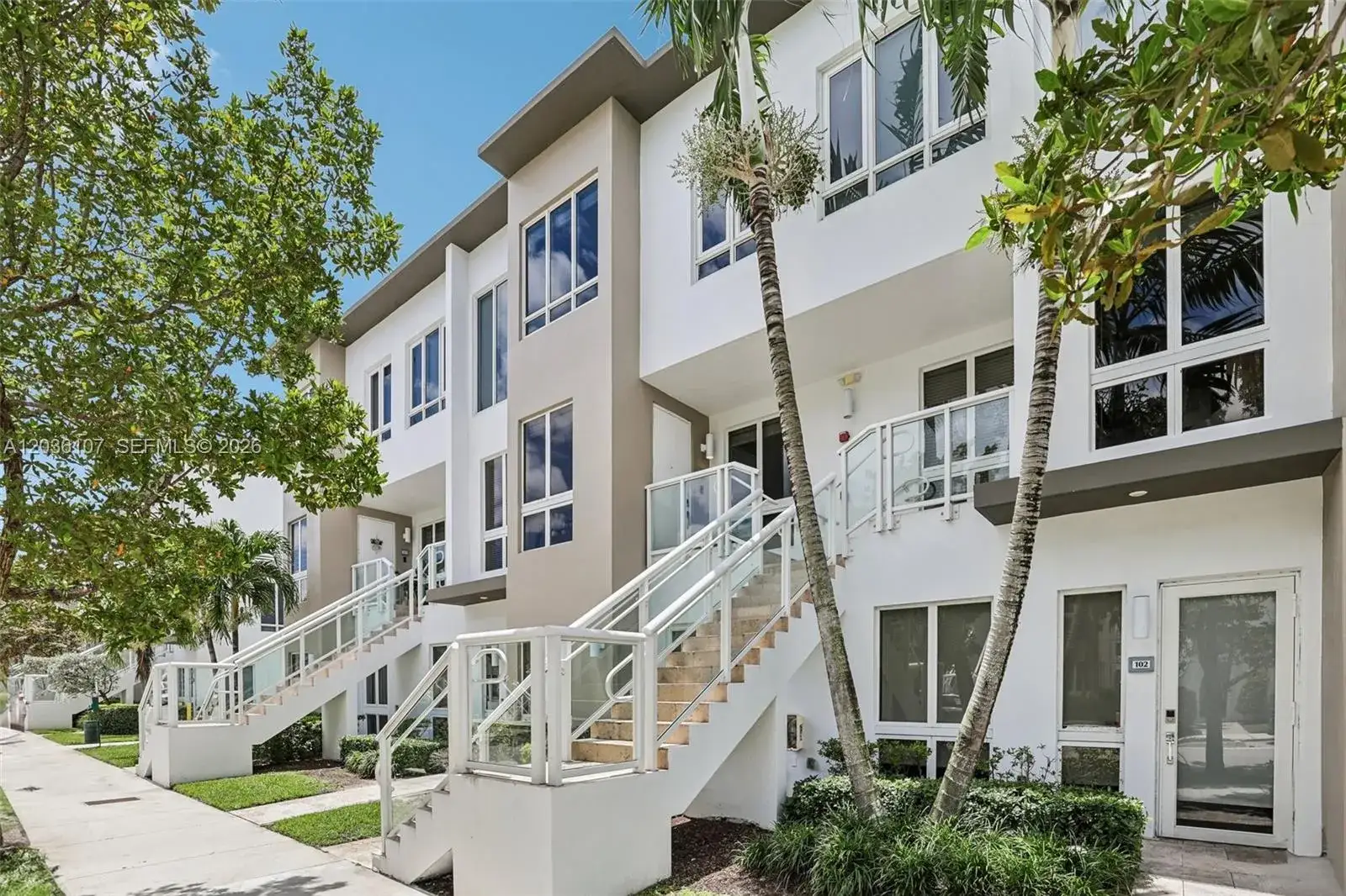 3 bedroom 2 bath Residential for sale at 10280 NW 63rd Ter # 203, Doral FL 33178
