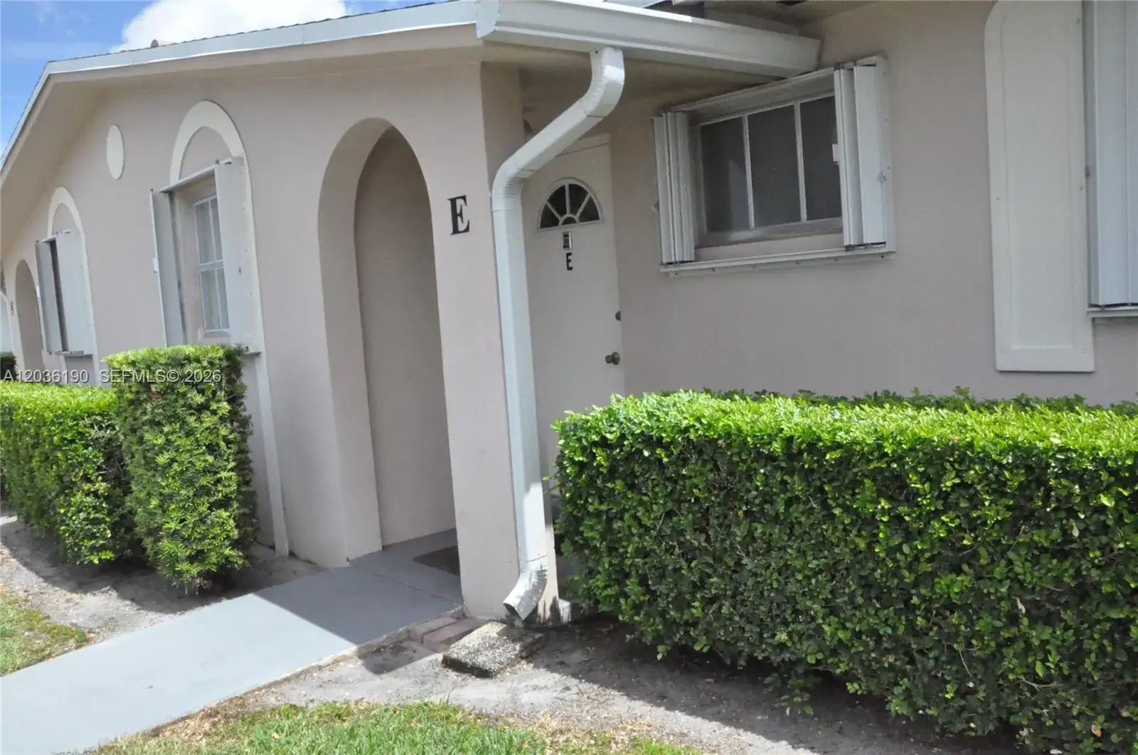 2 bedroom 2 bath Residential for sale at 2784 E Dudley Dr E, West Palm Beach FL 33415