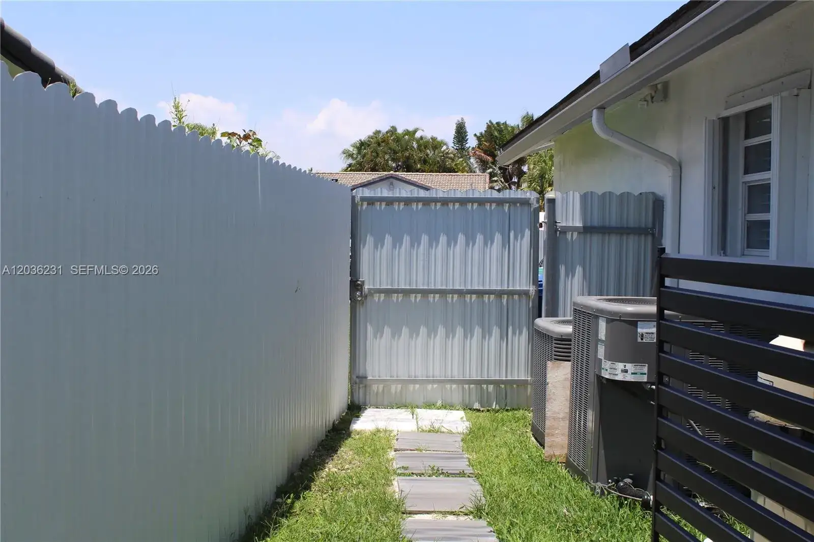 1 bedroom 1 bath Residential Lease for rent at 14670 SW 150th St # A, Miami FL 33186