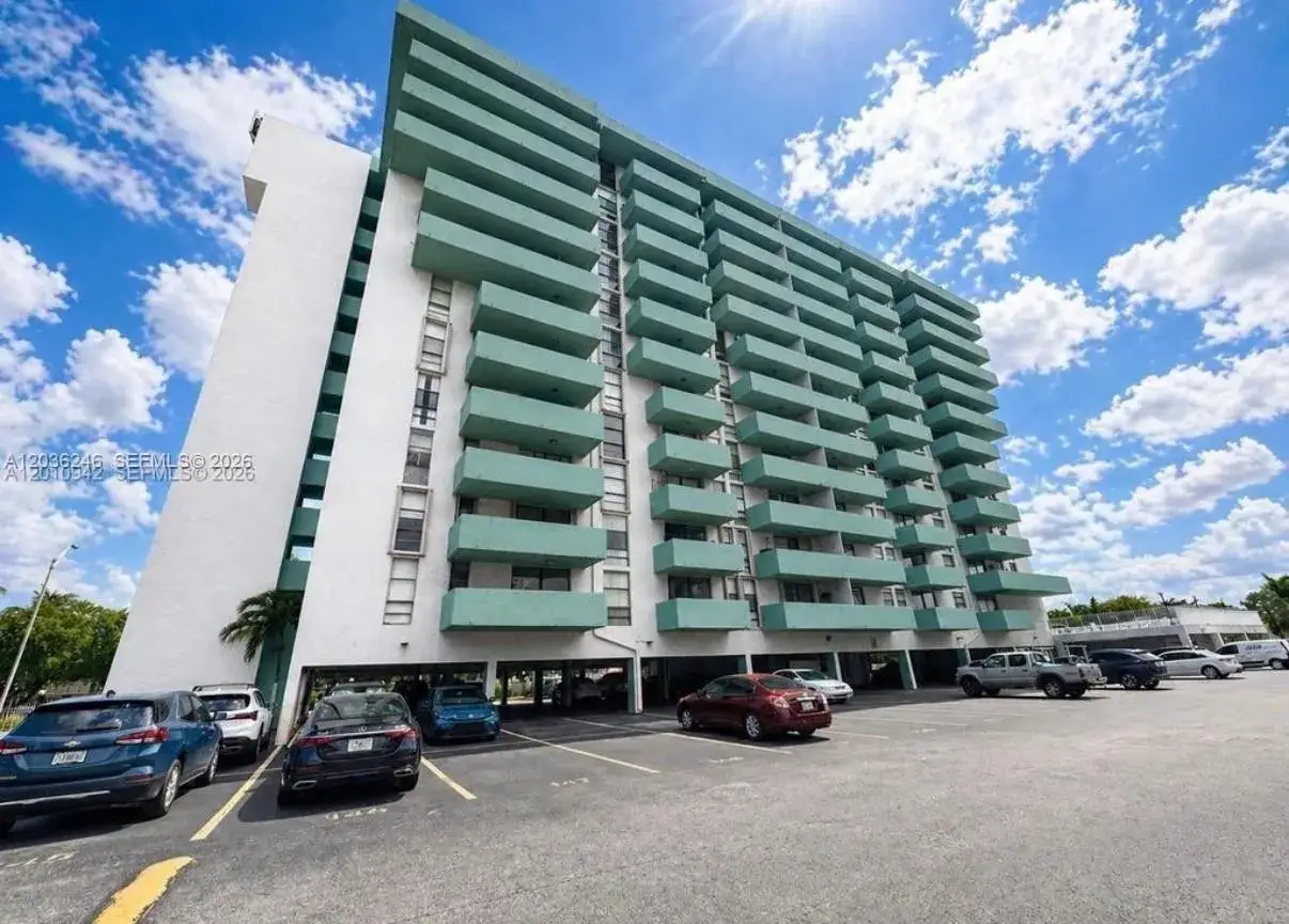 1 bedroom 1 bath Residential for sale at 1825 W 44th Pl # 1107, Hialeah FL 33012