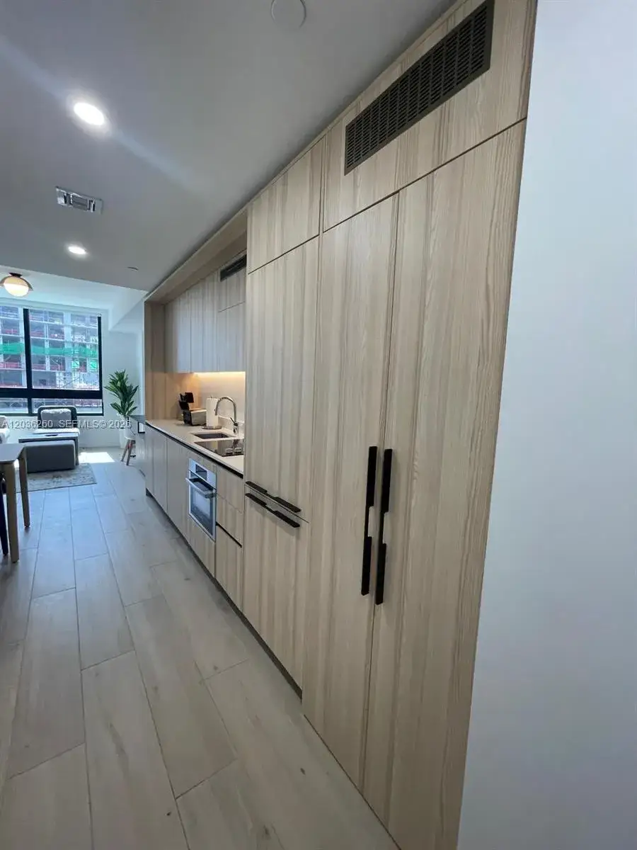 2 bedroom 2 bath Residential Lease for rent at 225 N Miami Ave # 805, Miami FL 33128