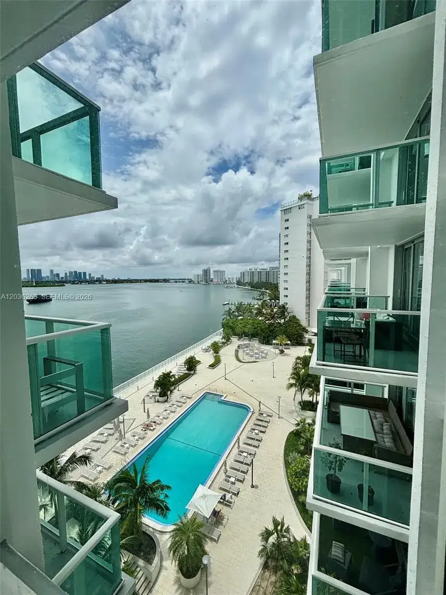 1 bath Residential Lease for rent at 1000 West Ave # 822, Miami Beach FL 33139