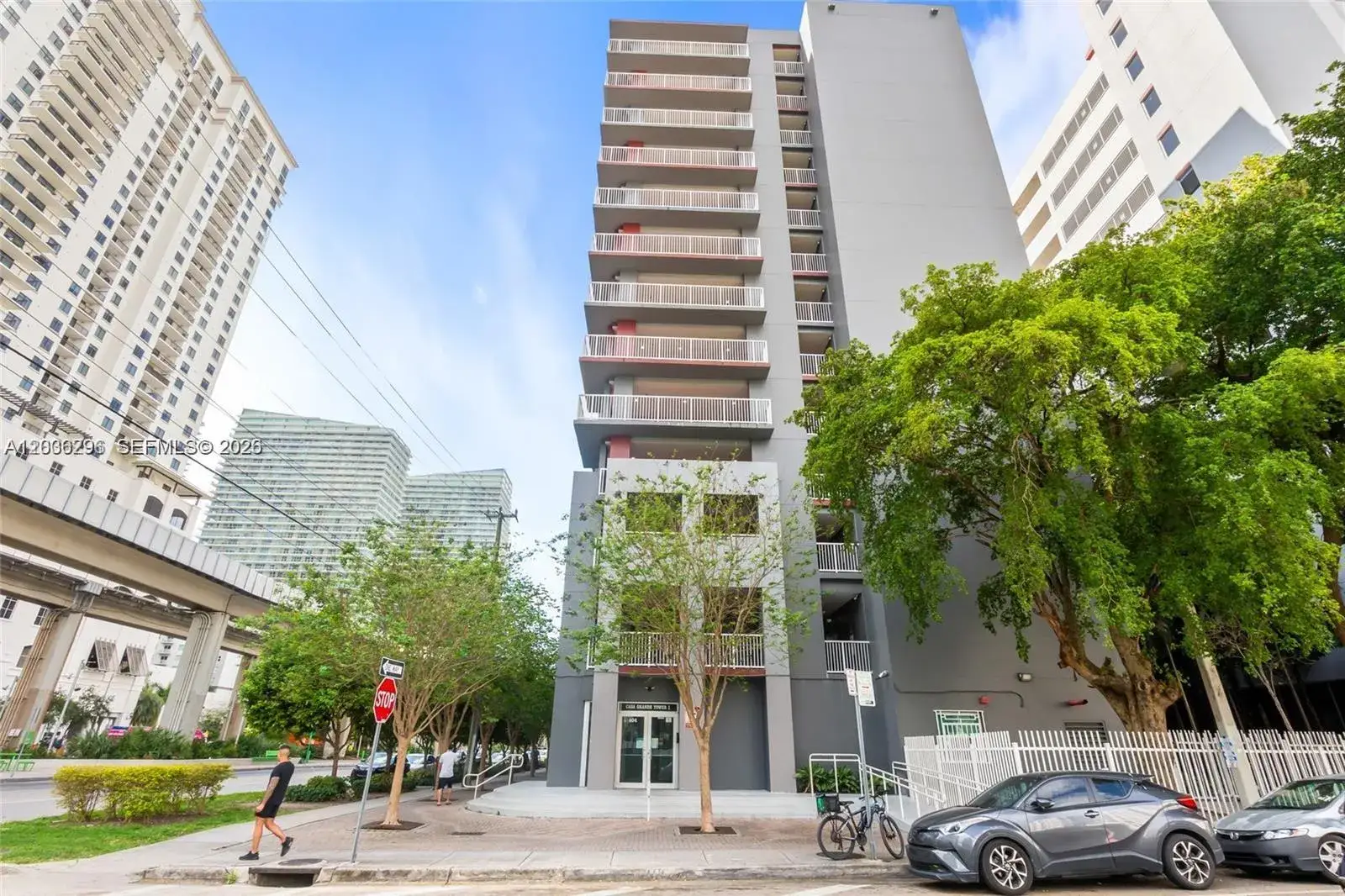 3 bedroom 2 bath Residential Lease for rent at 104 SW 9th St # 305, Miami FL 33130