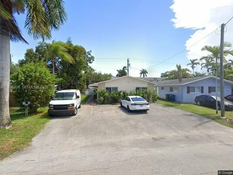 2 bedroom 2 bath Residential Lease for rent at 812 NE 2nd St # 2, Hallandale Beach FL 33009