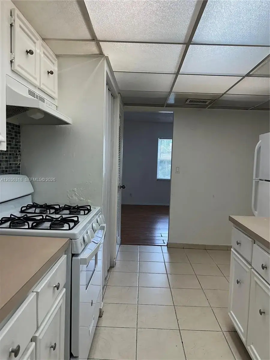 2 bedroom 2 bath Residential for sale at 18101 NW 68th Ave # B201, Hialeah FL 33015