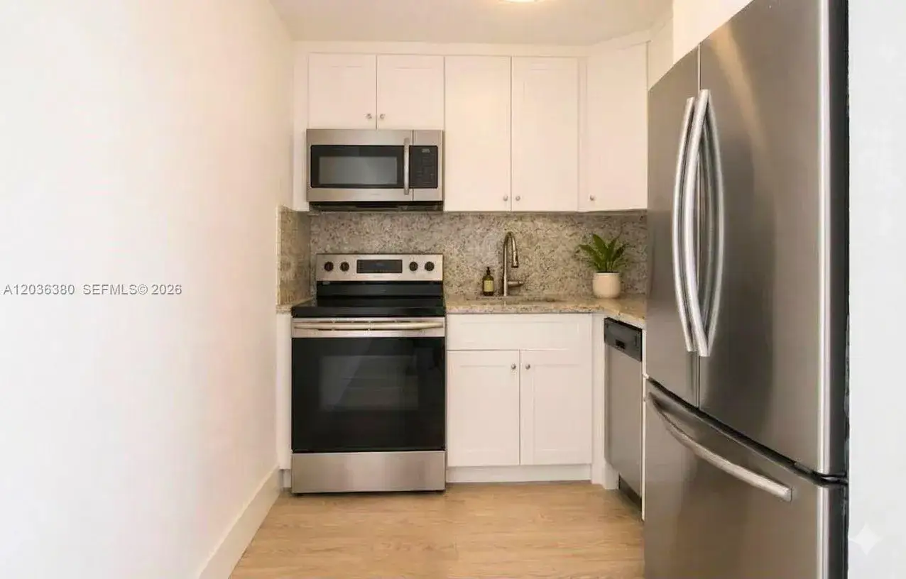 1 bedroom 1 bath Residential Lease for rent at 444 SW 4th St # 204, Miami FL 33130