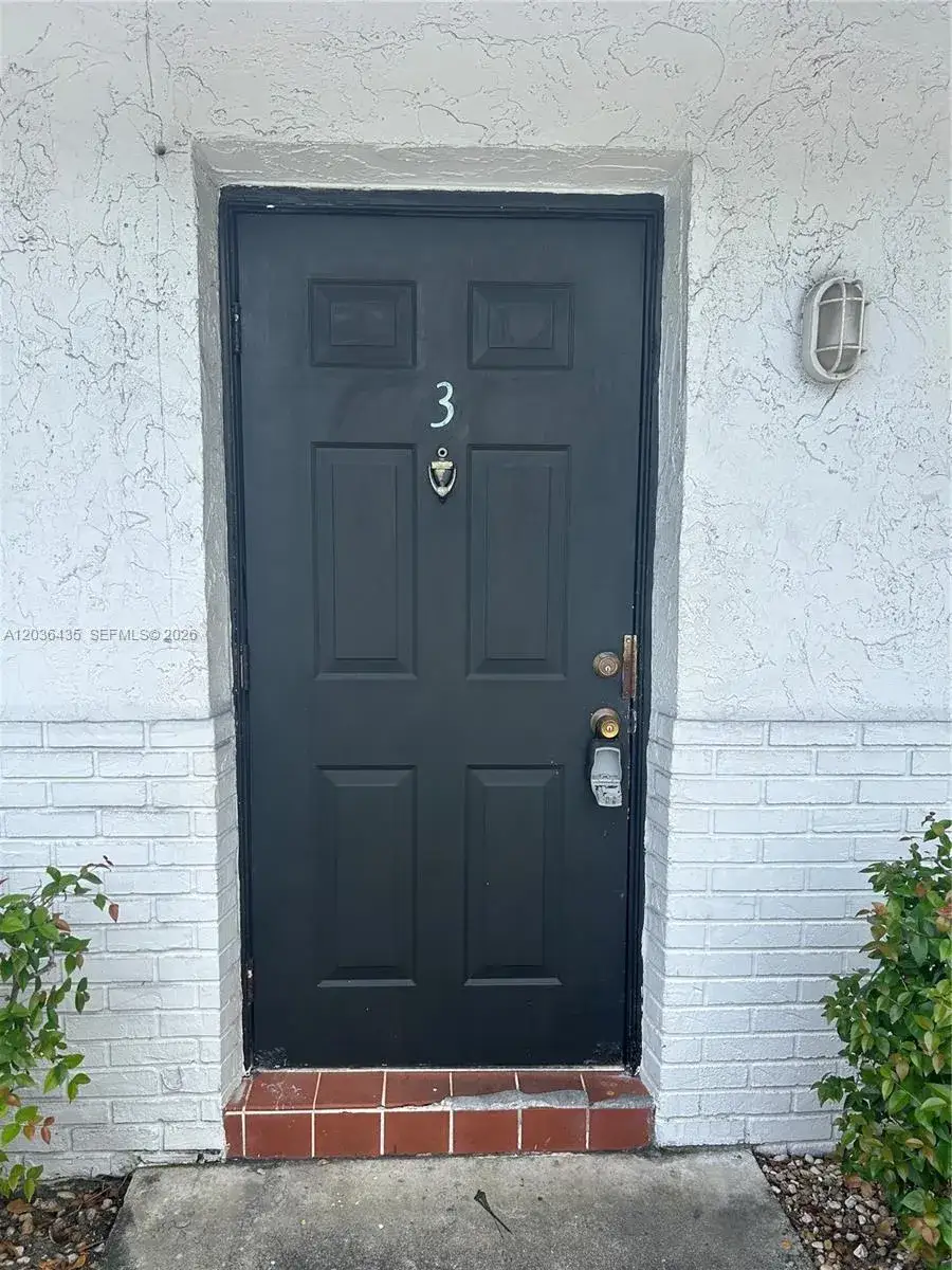 1 bedroom 1 bath Residential Lease for rent at 1045 N Andrews Ave # 3, Fort Lauderdale FL 33311
