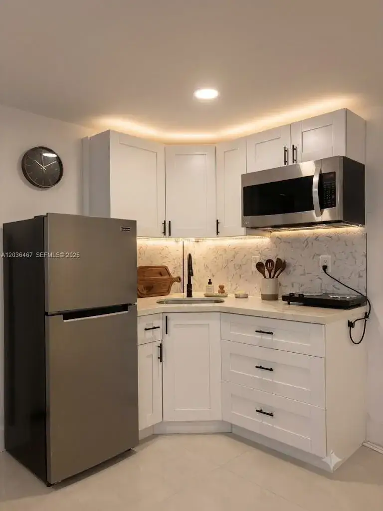 1 bedroom 1 bath Residential Lease for rent at 1321 NE 212th Ter # 2, Miami FL 33179