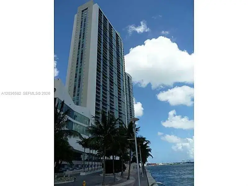 2 bedroom 2 bath Residential Lease for rent at 335 BISCAYNE BL # 4200, Miami FL 33131