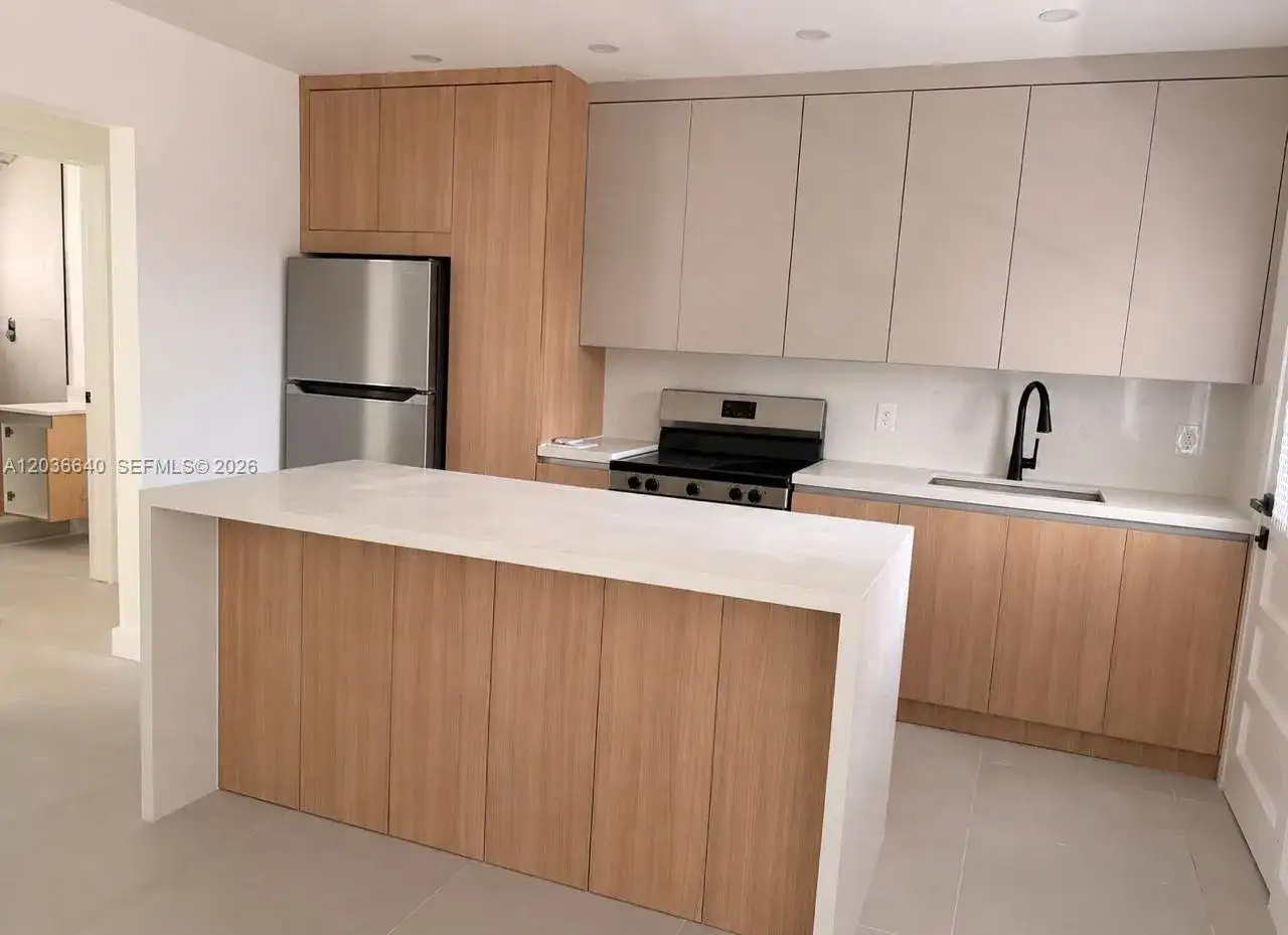 1 bedroom 1 bath Residential Lease for rent at 550 SW 10th St # 7, Miami FL 33130