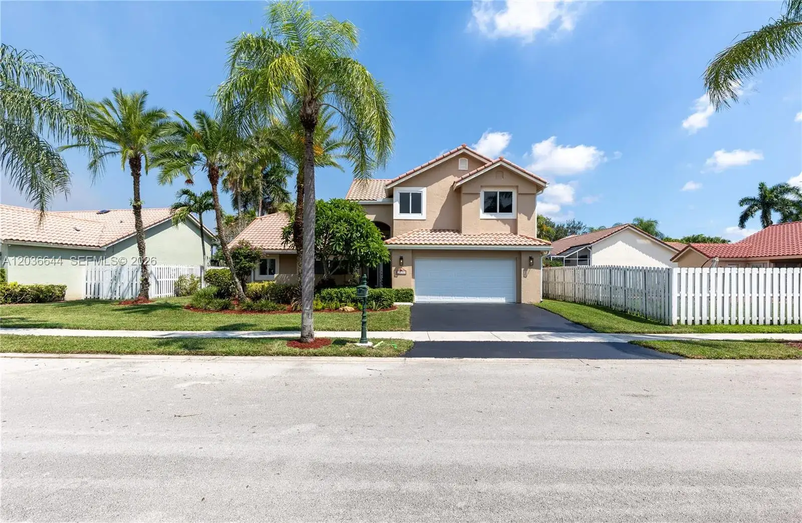 4 bedroom 3 bath Residential for sale at 1171 Laguna Springs Dr, Weston FL 33326
