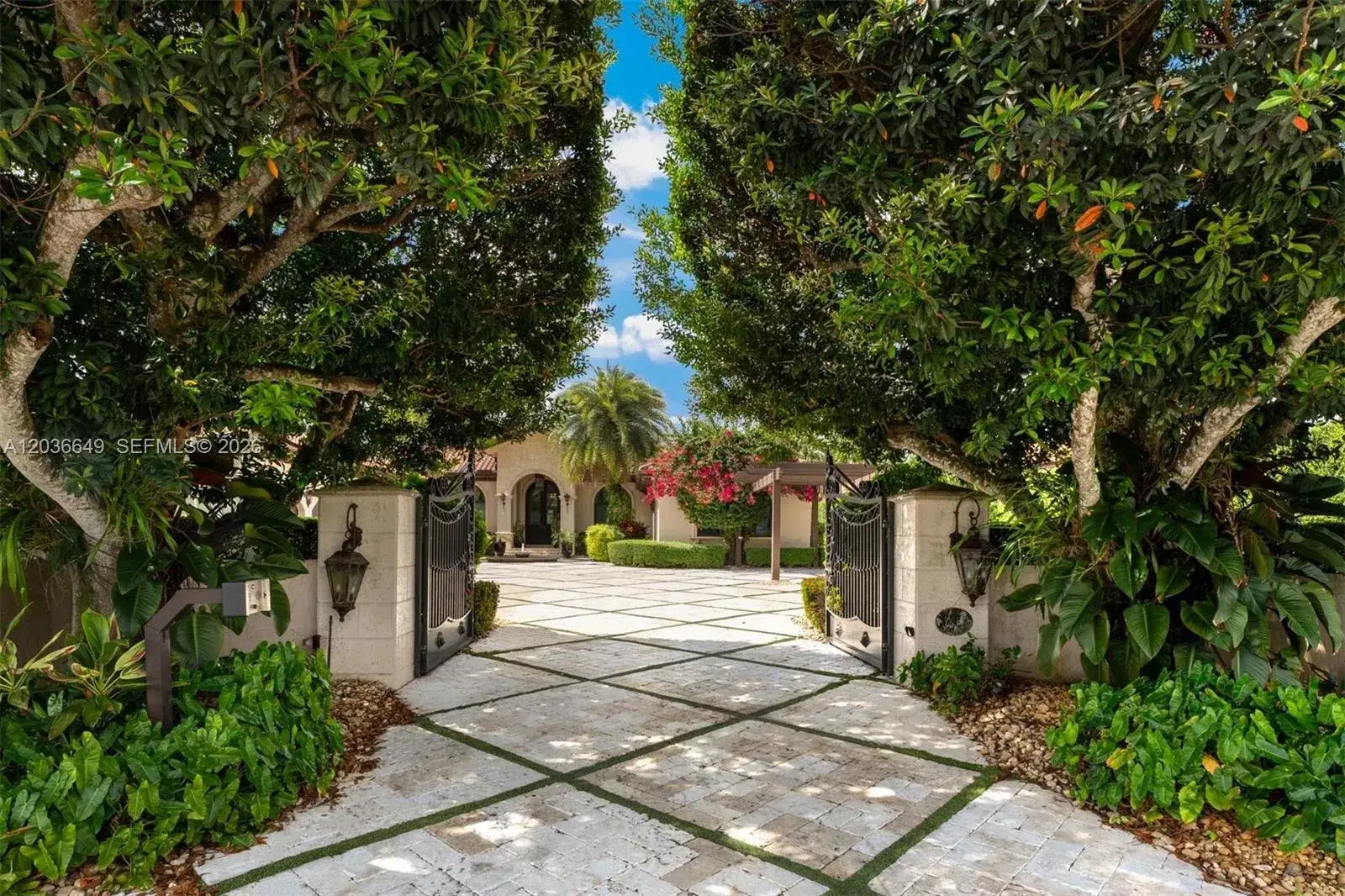 5 bedroom 5 bath Residential for sale at 10270 SW 62nd St, Miami FL 33173