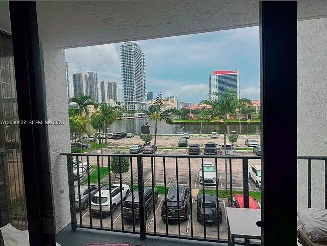 2 bedroom 2 bath Residential for sale at 200 Leslie Dr # 324, Hallandale Beach FL 33009