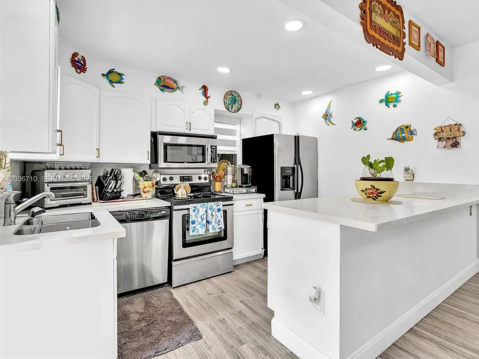 2 bedroom 1 bath Residential for sale at 3483 SW 52nd Ave, Pembroke Park FL 33023