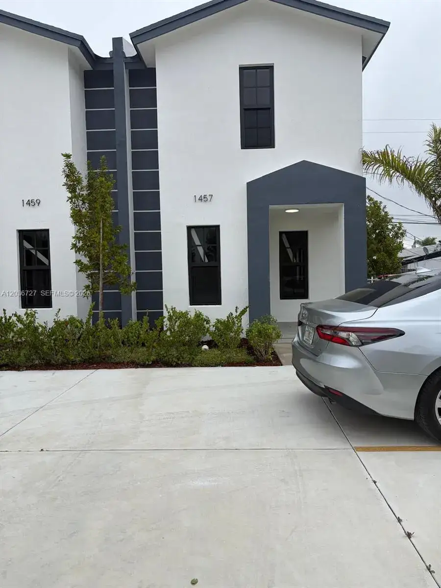 3 bedroom 2 bath Residential Lease for rent at 1457 NW 2nd Ave # 1, Florida City FL 33034