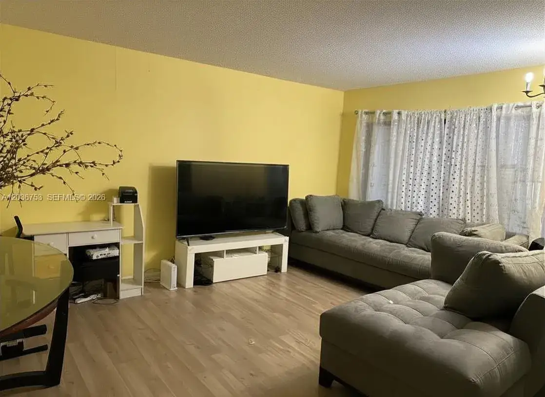 1 bedroom 1 bath Residential for sale at 2301 NW 41st Ave # 102, Lauderhill FL 33313