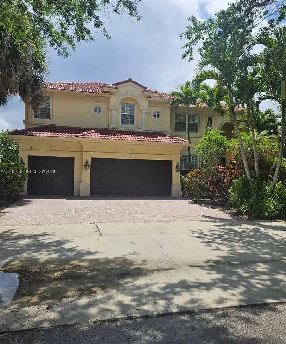 4 bedroom 4 bath Residential Lease for rent at 13382 Lakepointe Cir # 0, Cooper City FL 33330