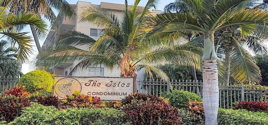 2 bedroom 2 bath Residential Lease for rent at 250 181st Dr # 108, Sunny Isles Beach FL 33160