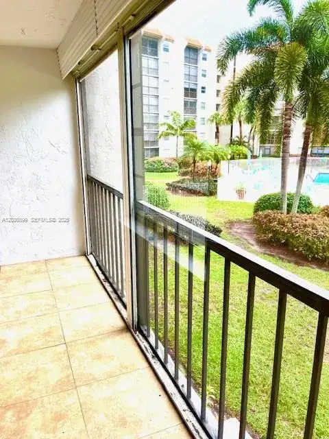 2 bedroom 2 bath Residential for sale at 3920 Inverrary Blvd # 204C, Lauderhill FL 33319