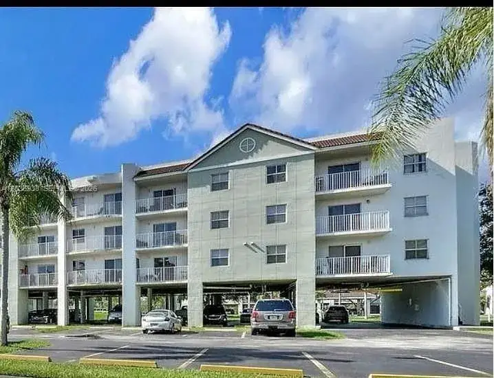 1 bedroom 1 bath Residential for sale at 8200 SW 210th St # 304, Cutler Bay FL 33189