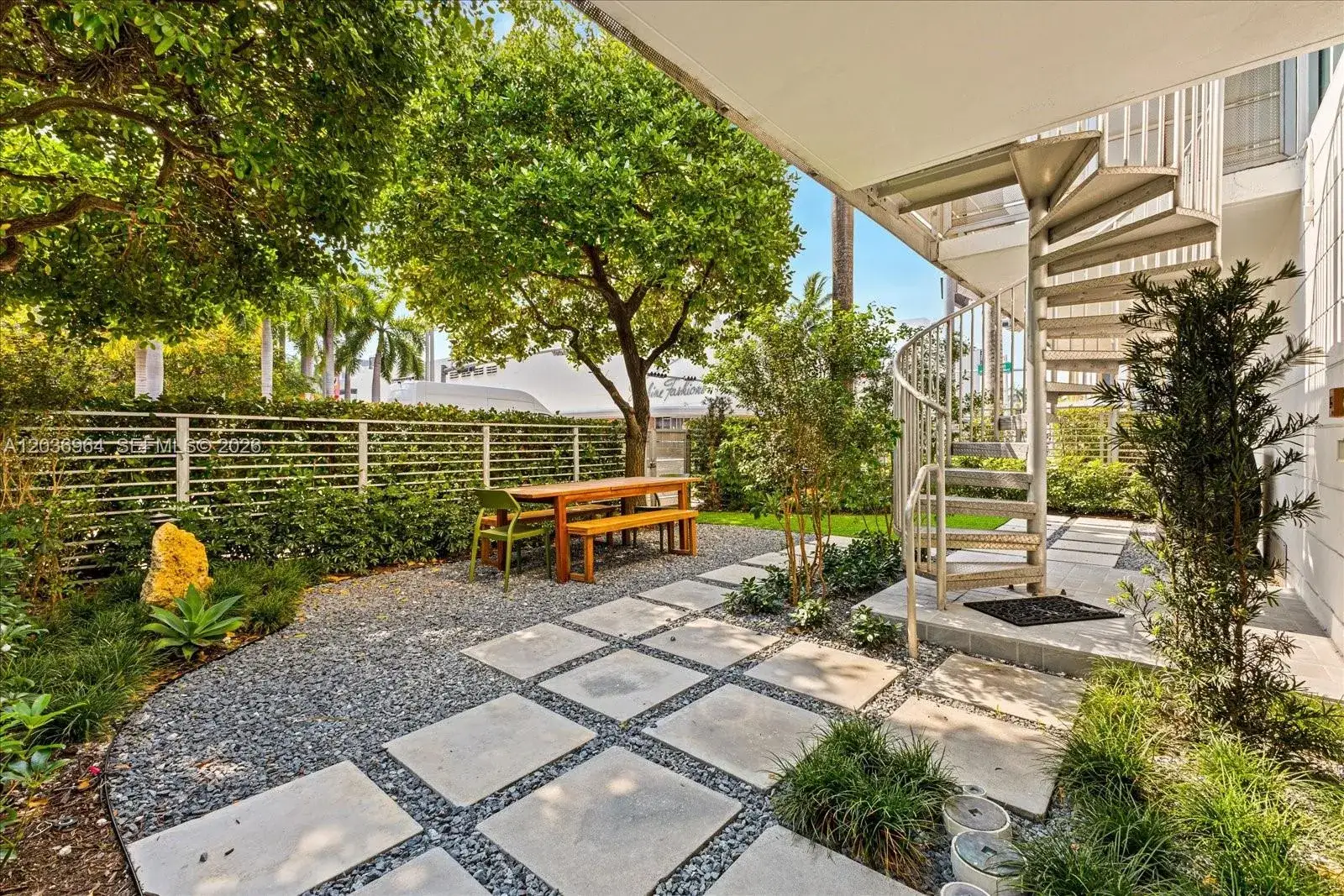 2 bedroom 2 bath Residential Lease for rent at 1700 Meridian Ave # 203, Miami Beach FL 33139
