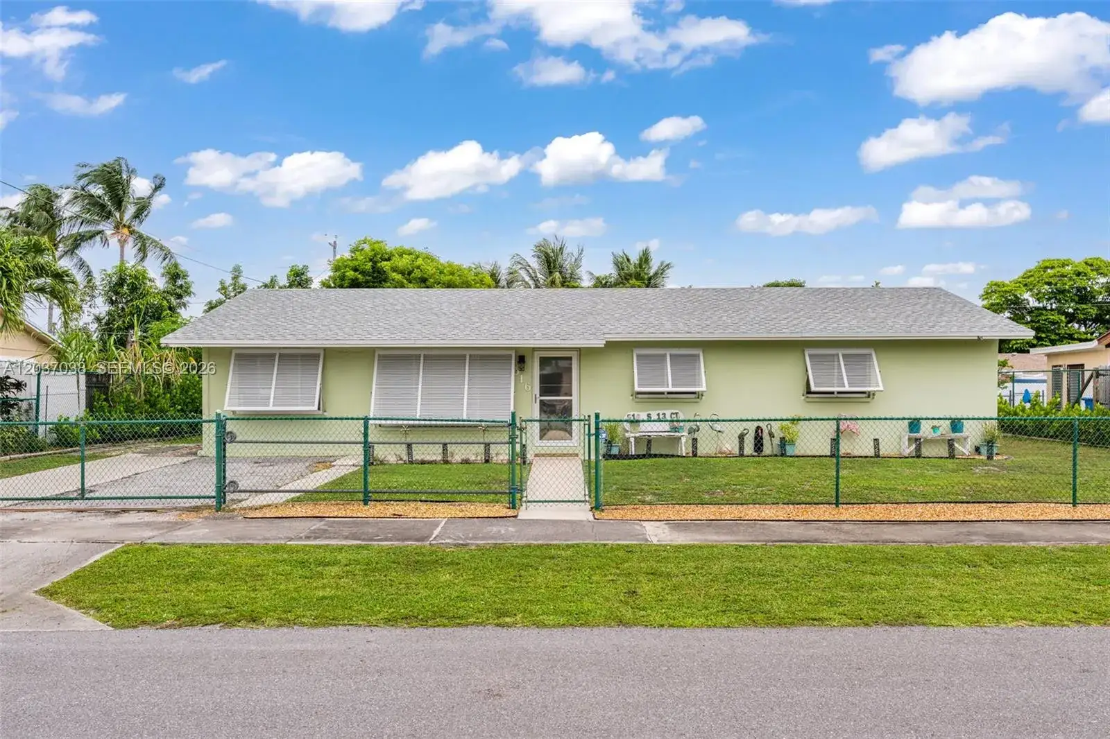 4 bedroom 2 bath Residential for sale at 516 S 13th Ct, Lantana FL 33462