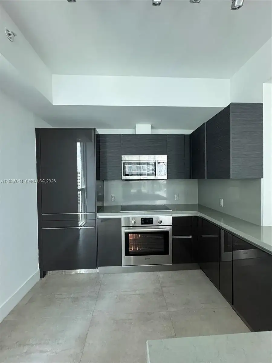 1 bedroom 1 bath Residential Lease for rent at 1080 Brickell Ave # 1101, Miami FL 33131