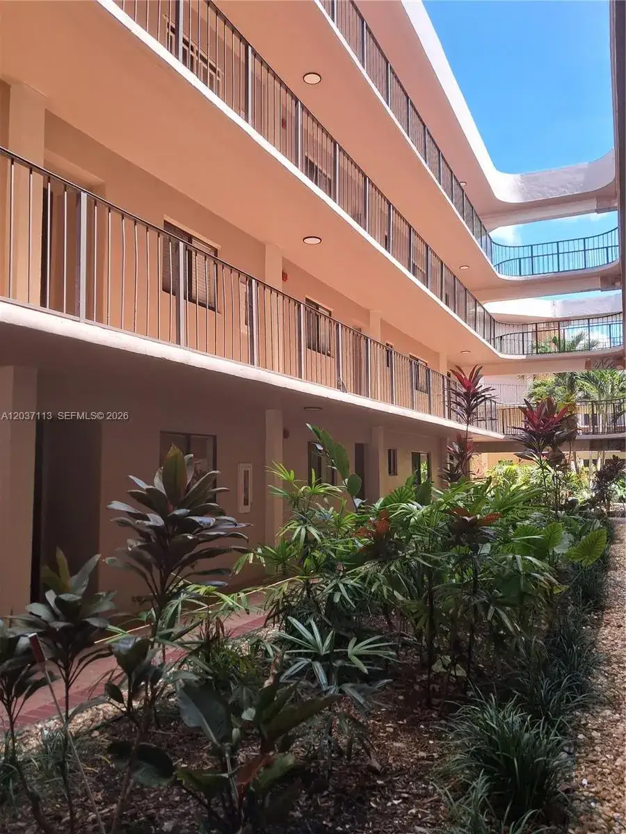2 bedroom 2 bath Residential Lease for rent at 8420 SW 133rd Ave Rd # 120, Miami FL 33183