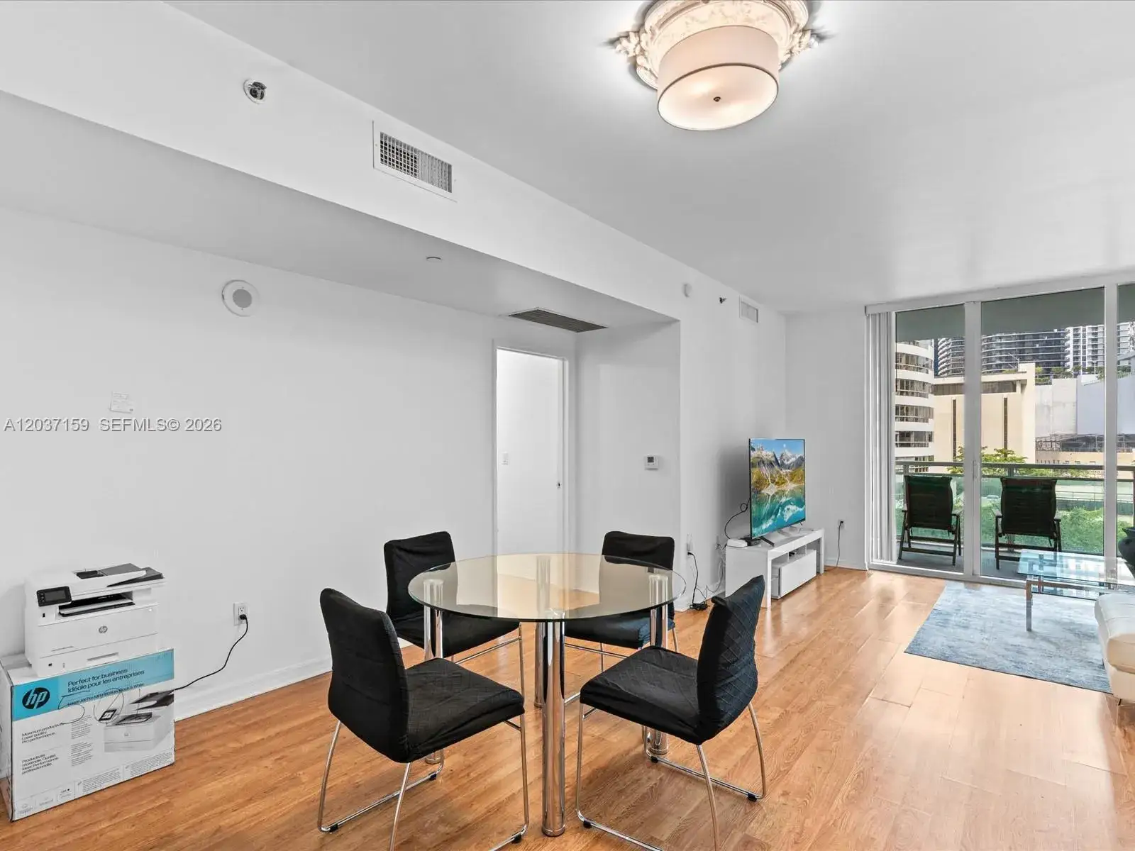 1 bedroom 1 bath Residential for sale at 950 Brickell Bay Dr # 501, Miami FL 33131