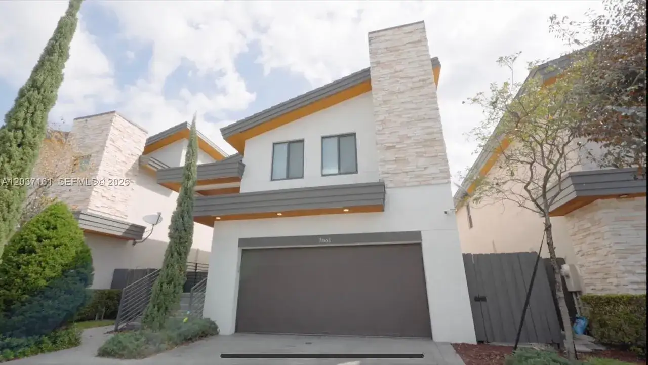 4 bedroom 4 bath Residential for sale at 7661 NW 103rd Ct, Doral FL 33178