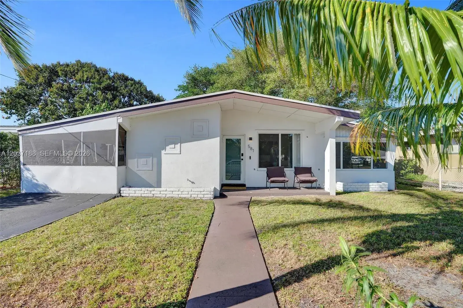 2 bedroom 1 bath Residential for sale at 581 NE 175th Ter, North Miami Beach FL 33162
