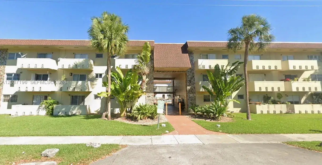 1 bedroom 1 bath Residential Lease for rent at 7505 SW 82nd St # 322, Miami FL 33143
