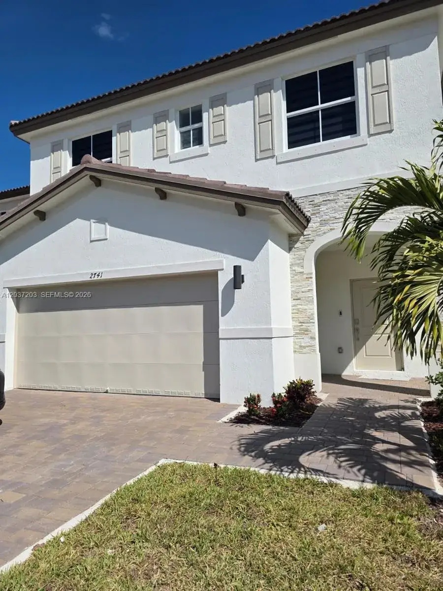 5 bedroom 4 bath Residential Lease for rent at 2741 SE 24th Ct, Homestead FL 33035
