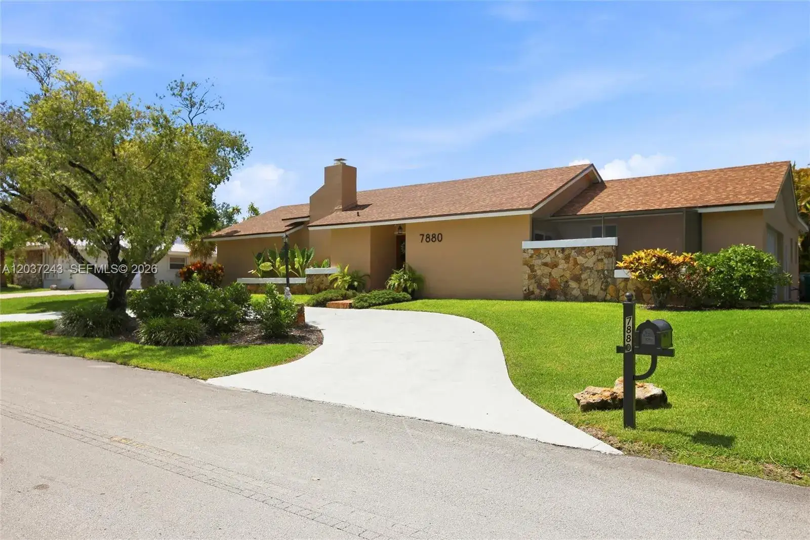 4 bedroom 2 bath Residential for sale at 7880 SW 180th Ter, Palmetto Bay FL 33157