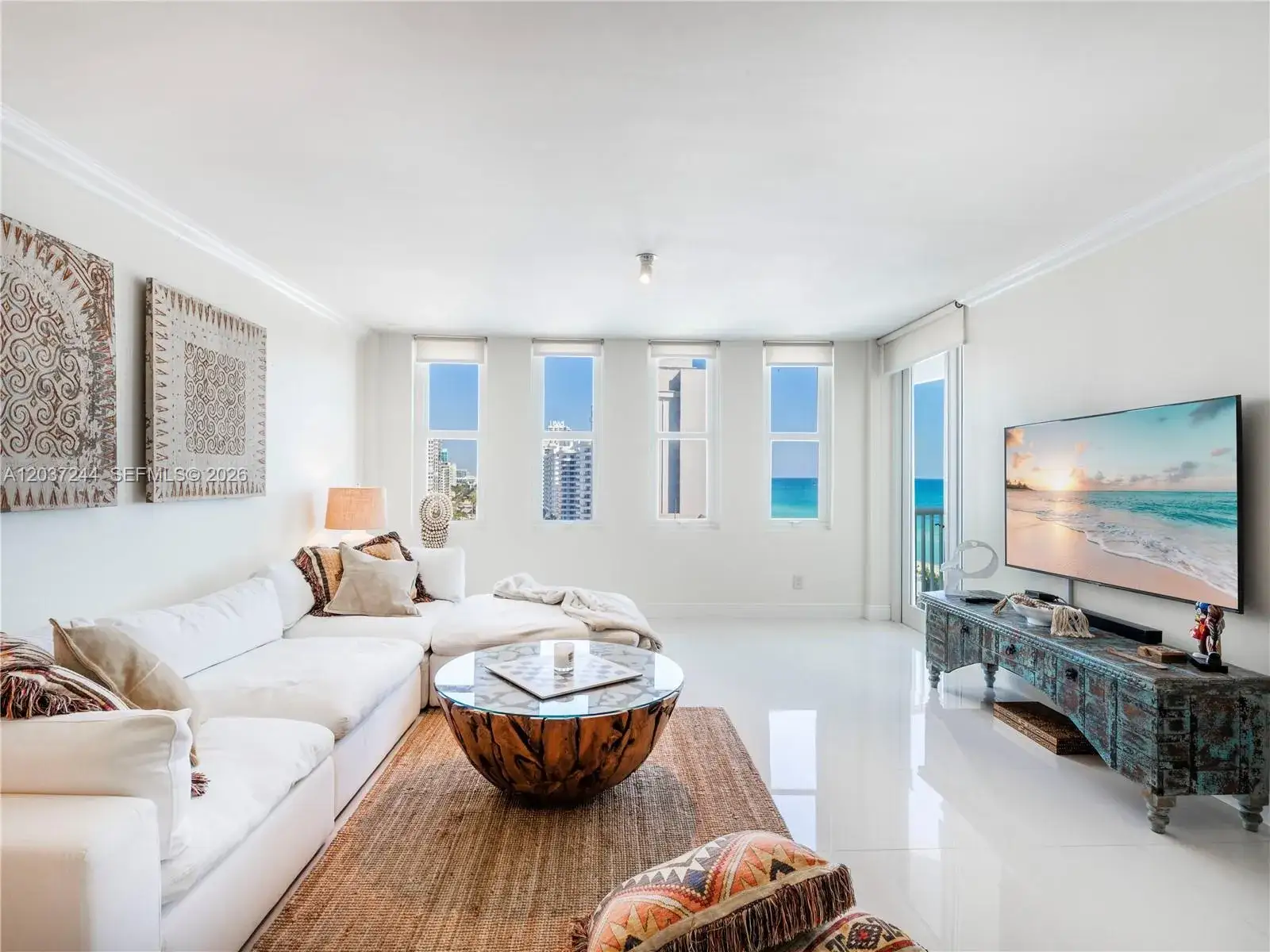 1 bedroom 1 bath Residential Lease for rent at 5401 Collins Ave # 1013, Miami Beach FL 33140