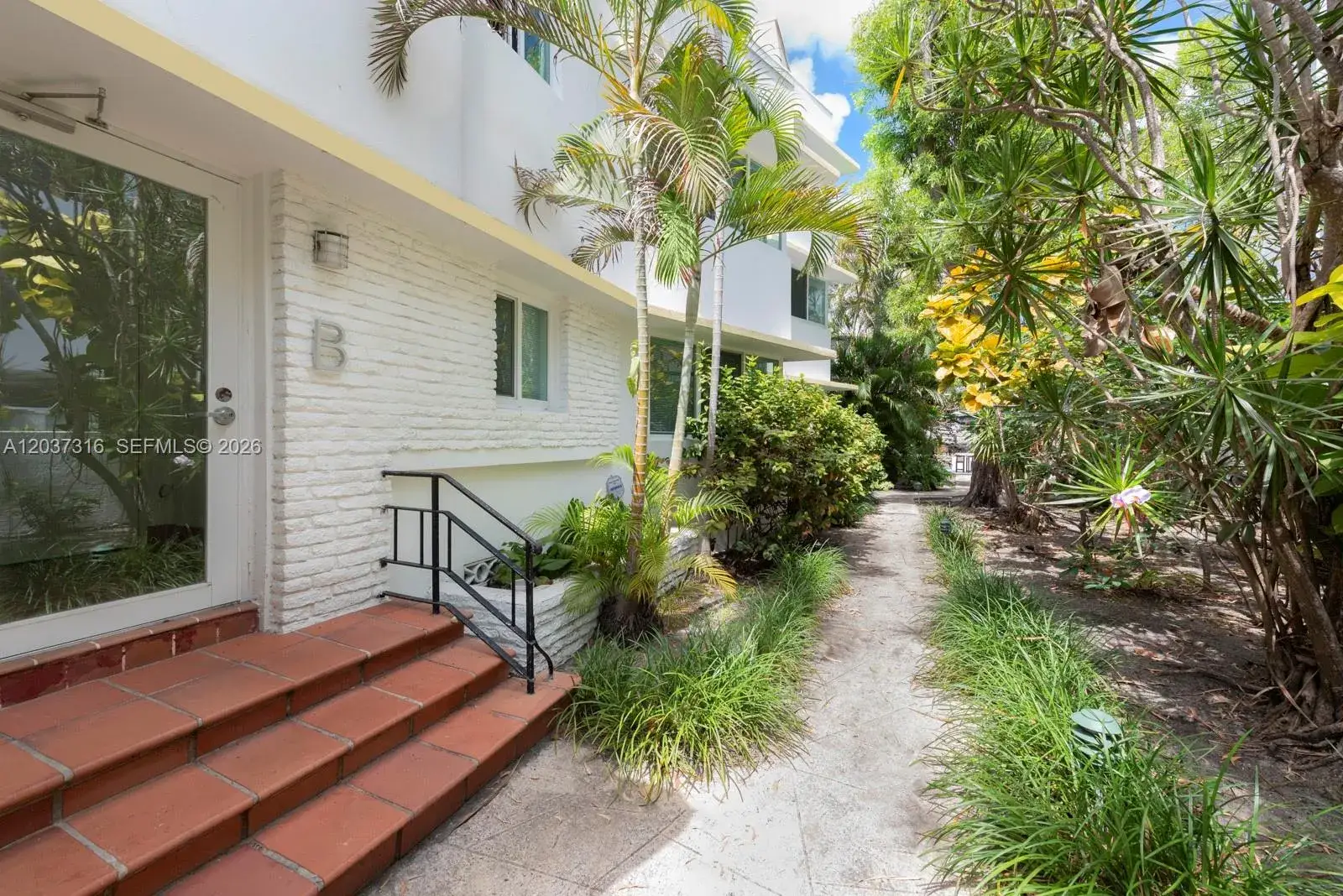 1 bedroom 1 bath Residential Lease for rent at 6941 Bay Dr # B3, Miami Beach FL 33141