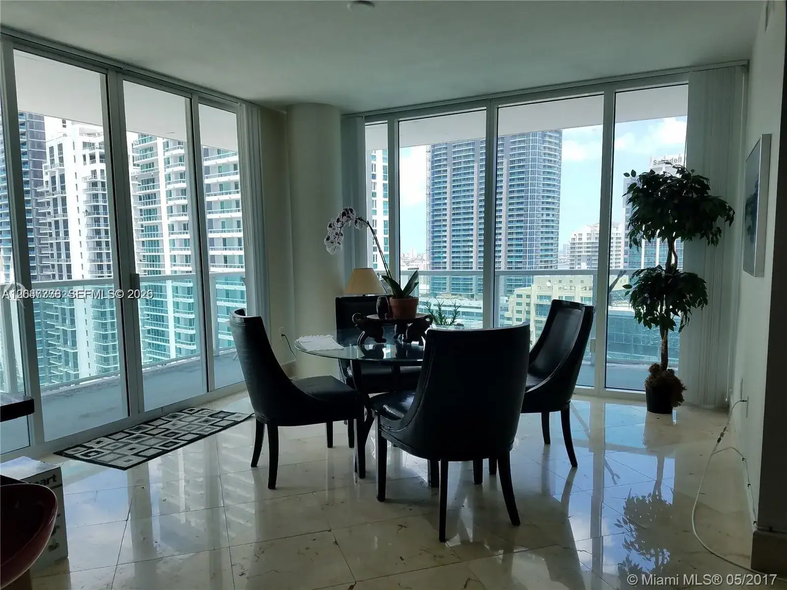 3 bedroom 2 bath Residential Lease for rent at 1250 S Miami Ave # 2706, Miami FL 33130