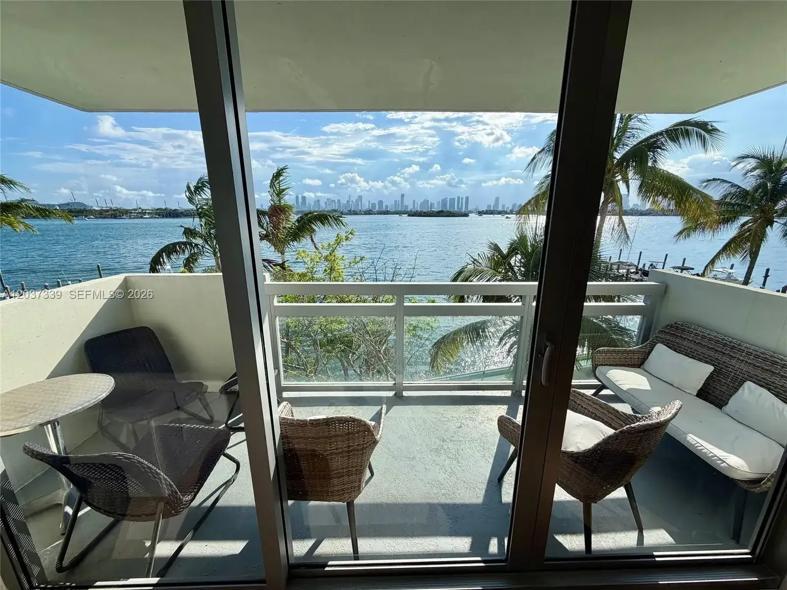 2 bedroom 2 bath Residential Lease for rent at 1500 Bay Rd # 338S, Miami Beach FL 33139