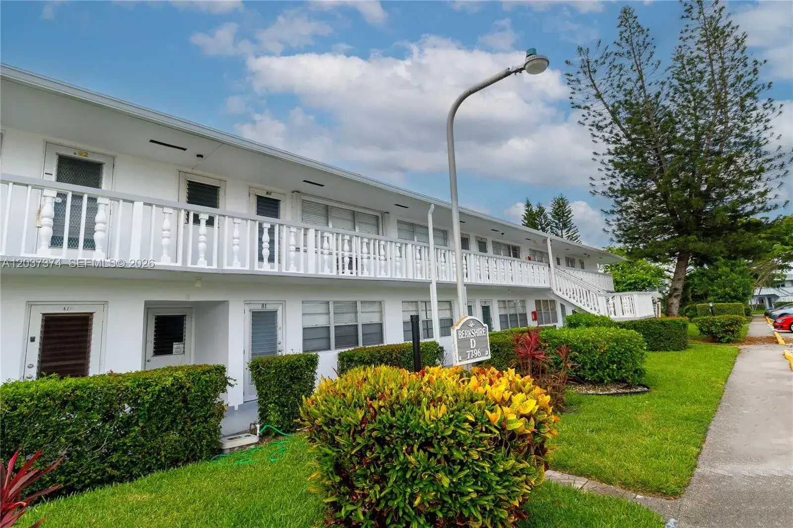 1 bedroom 1 bath Residential Lease for rent at 90 Berkshire D # 90, West Palm Beach FL 33417