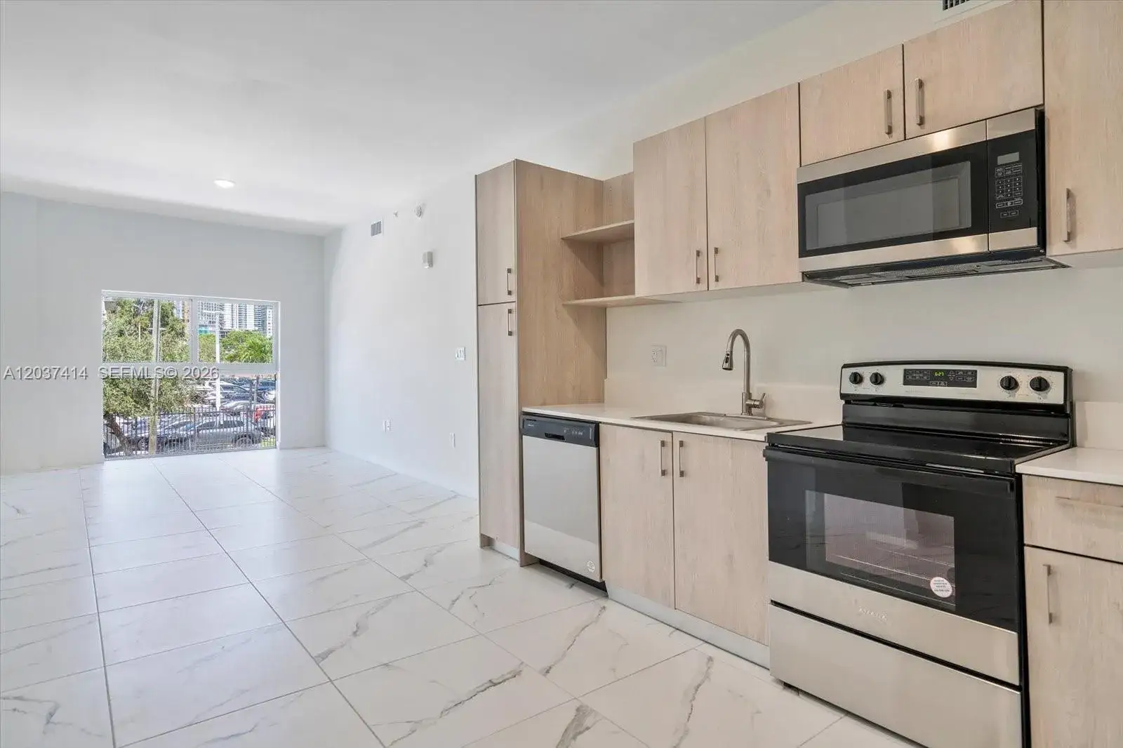 2 bedroom 2 bath Residential Lease for rent at 420 SW 7th Ave # 304, Miami FL 33130