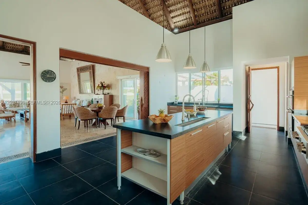 4 bedroom 4 bath Residential for sale at 0 Caleton estate, FL